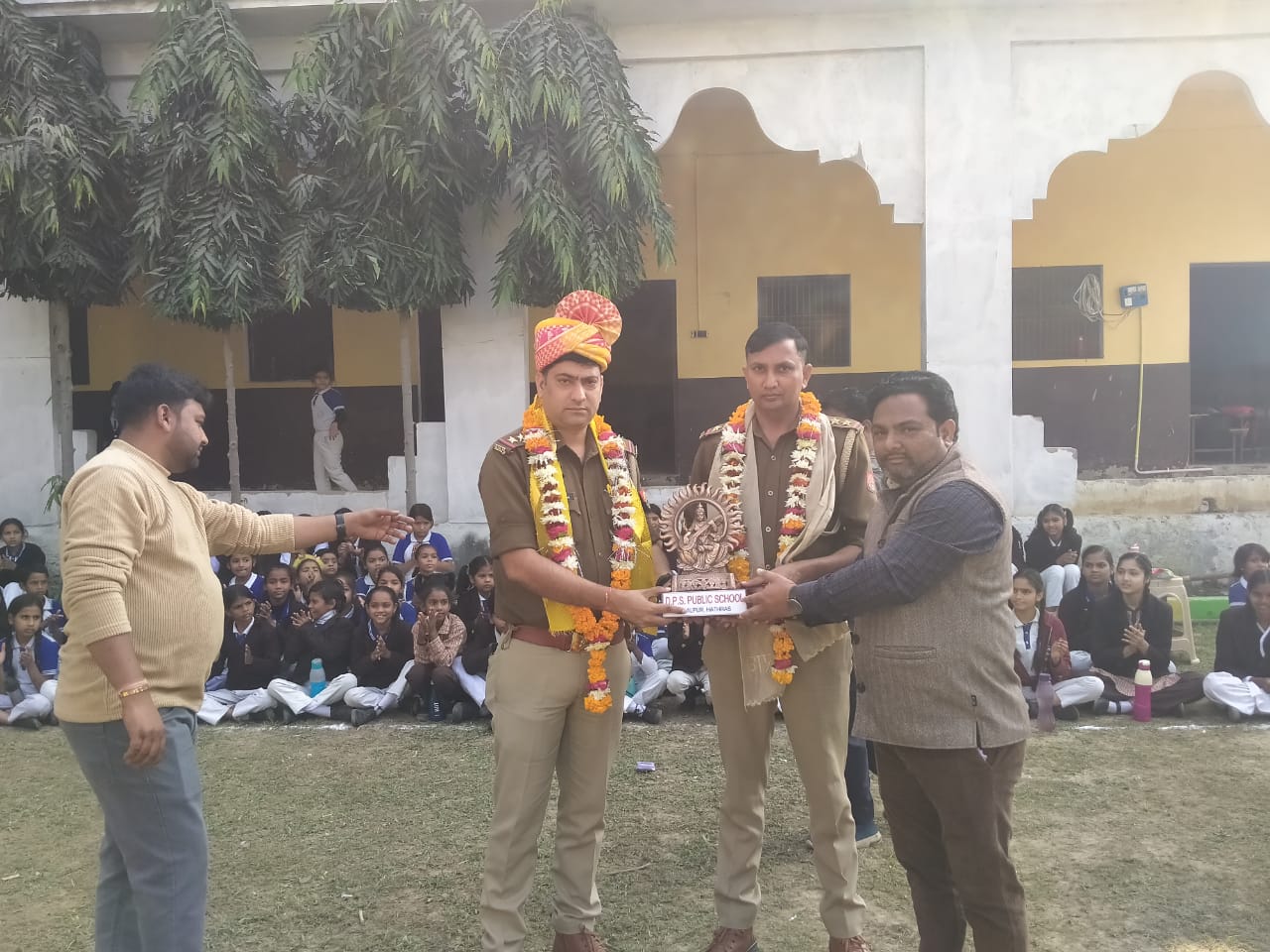 आज दिनांक-1-12-2025 को हाथरस विकास खण्ड क्षेत्रान्तर्गत  सँचालित डी.पी.एस.पब्लिक स्कूल जलालपुर मे खेल कूद प्रतियोगिता का आयोजन किया गया इस खवर को पूरी पढने के  लिए नीचेदीगई लिक पर क्लिक करें-डा०-दिनेश कुमार शर्मा चीफ एडीटर एम.बी.न्यूज-24💐💐💐💐💐💐💐💐